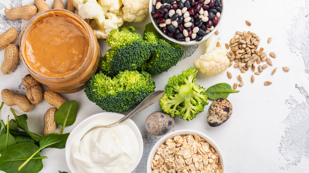 Plant-based proteins that are ideal for meatless monday meals like white beans, oats, nuts, and green veggies.